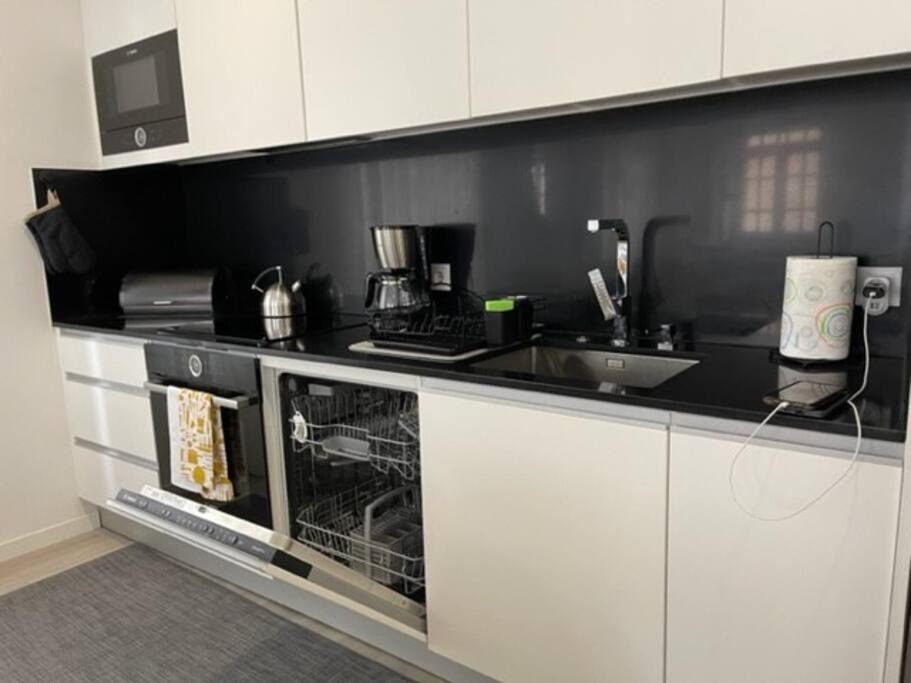 Modern 1 Bedroom City Center Aveiro Apartment Екстер'єр фото